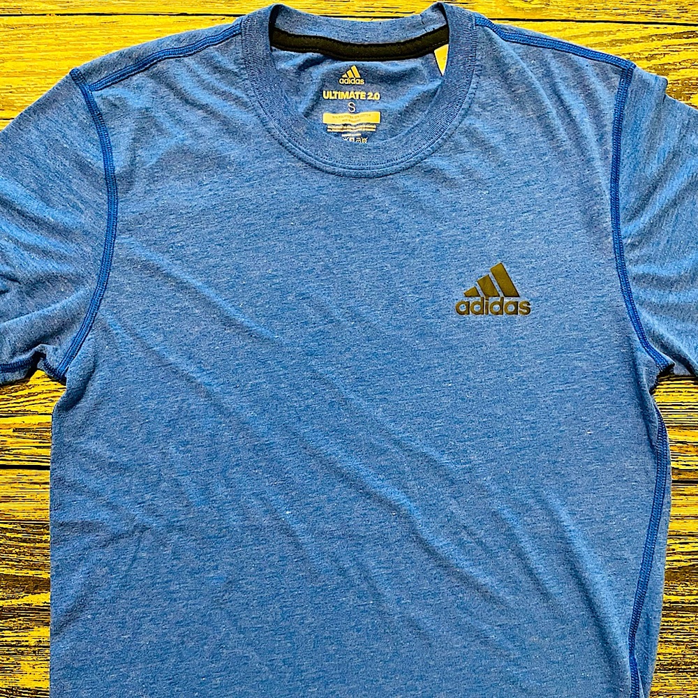 *super soft* adidas t-shirt 💙